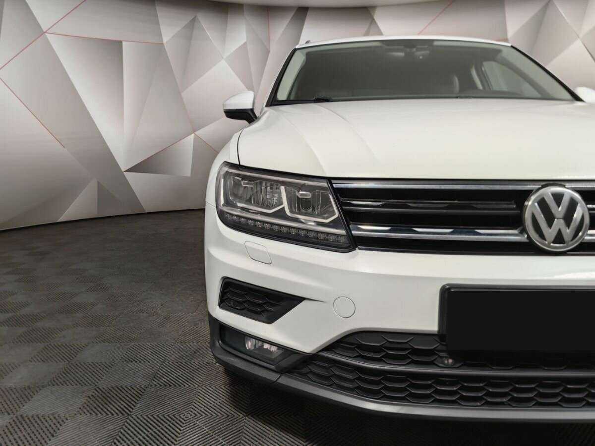 Volkswagen Tiguan, 2018 Фото №16