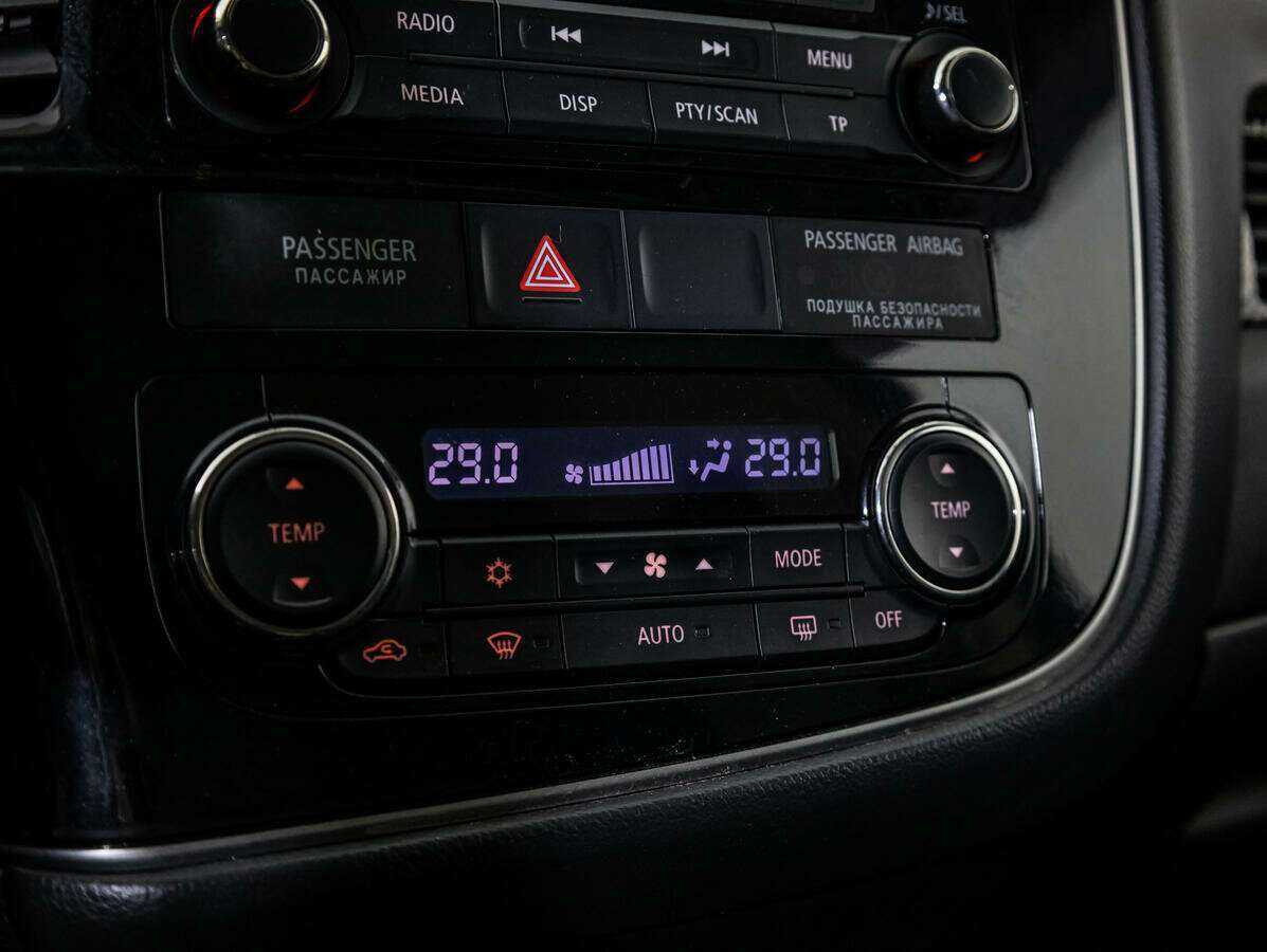 Mitsubishi Outlander, 2017 Фото №12