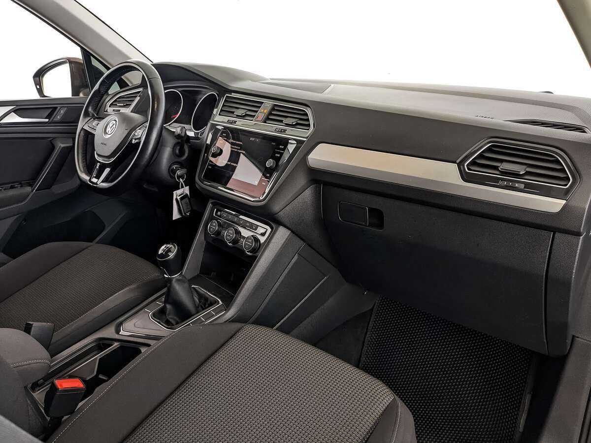 Volkswagen Tiguan, 2020 Фото №12
