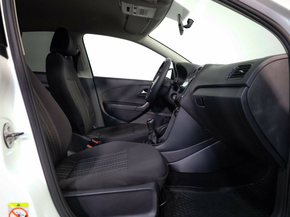 Volkswagen Polo V Рестайлинг, 2018 Фото №15