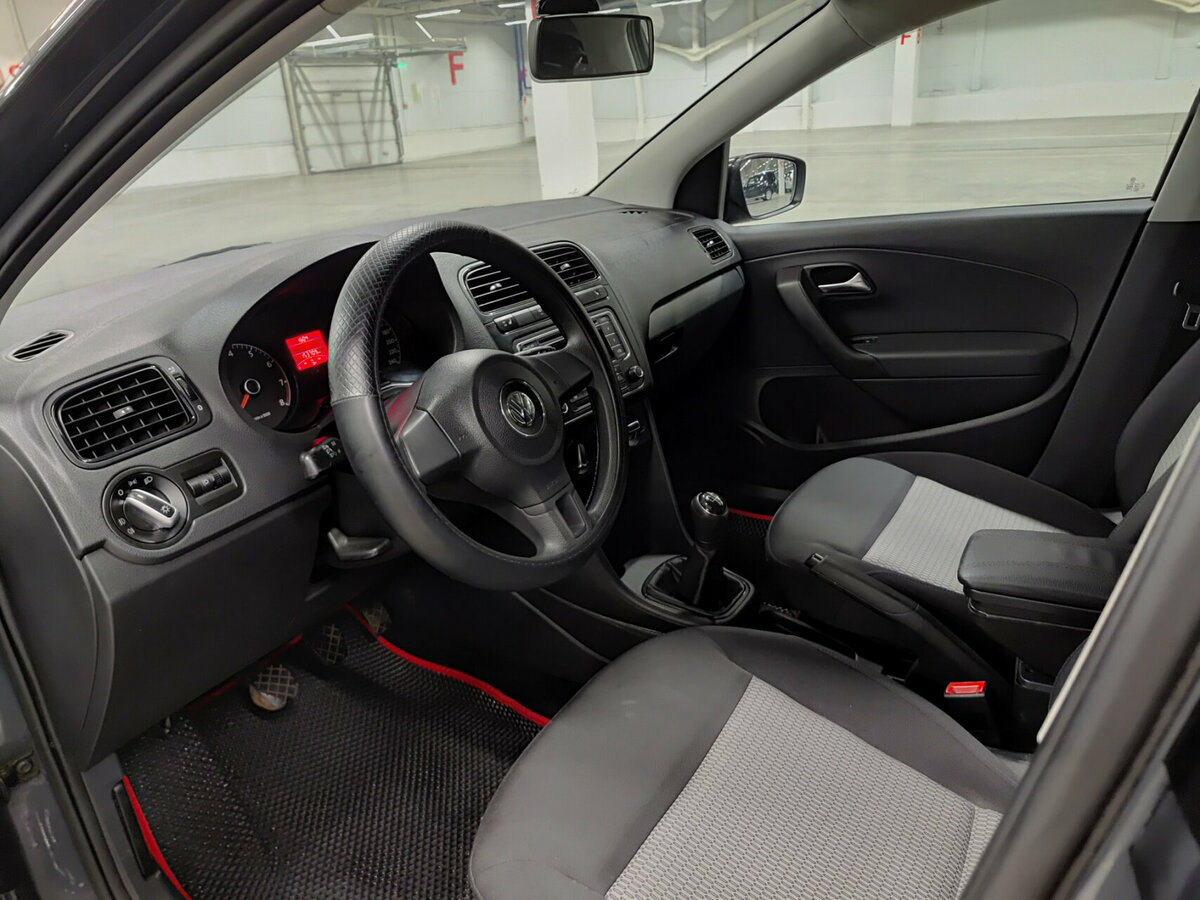 Volkswagen Polo V, 2014 Фото №16