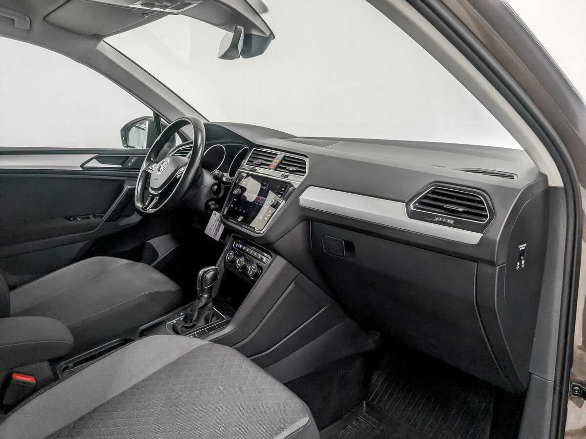 Volkswagen Tiguan, 2019 Фото №11