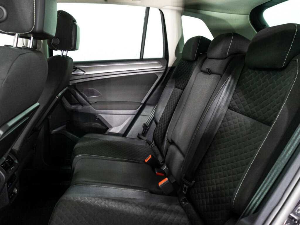 Volkswagen Tiguan, 2018 Фото №10