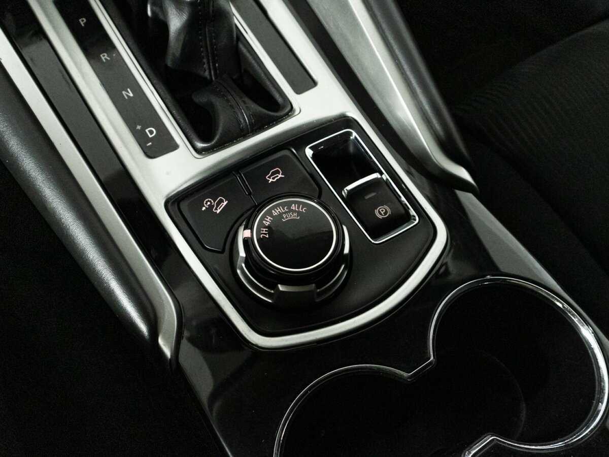 Mitsubishi Pajero Sport, 2018 Фото №14