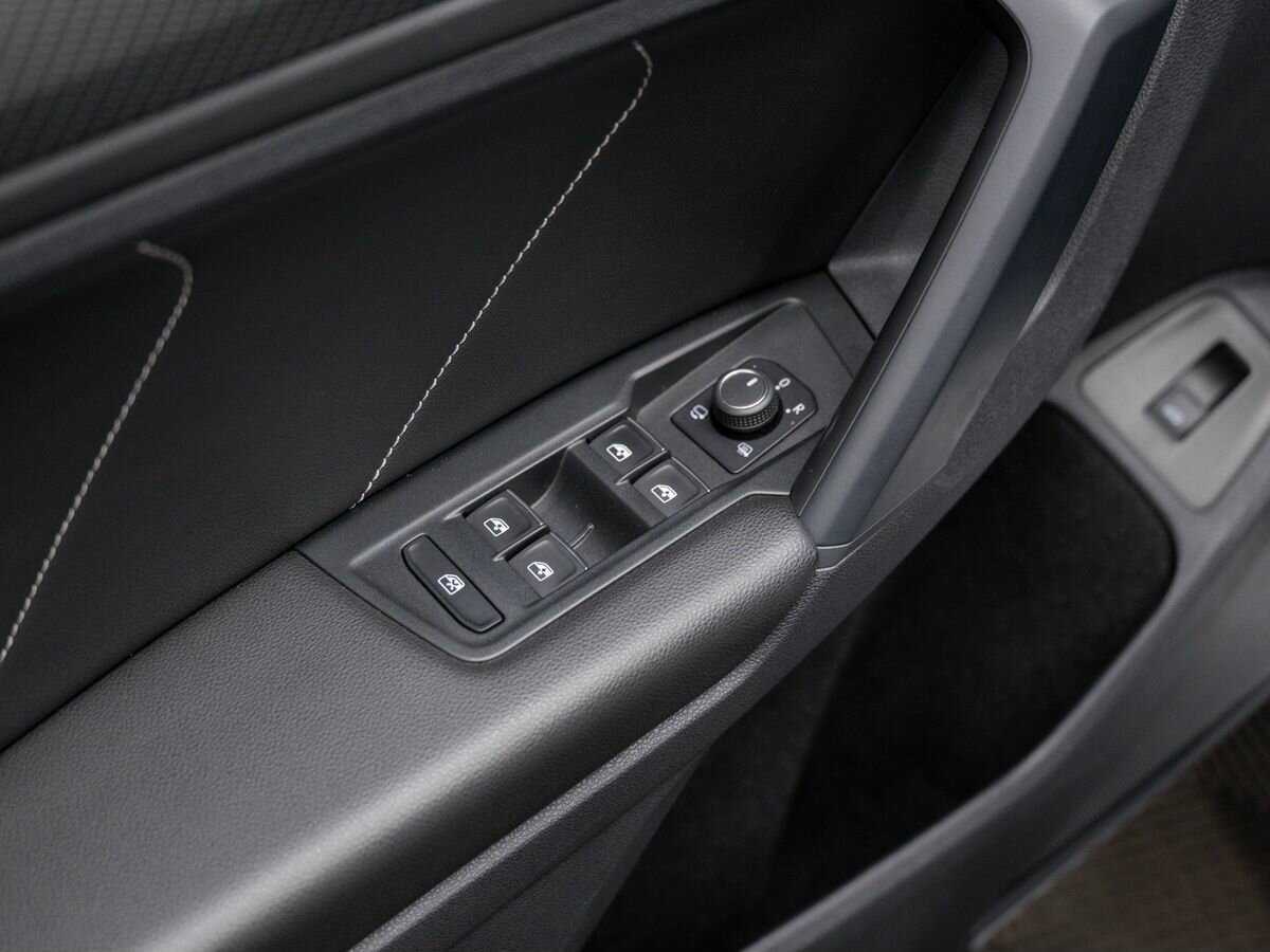 Volkswagen Tiguan, 2022 Фото №16