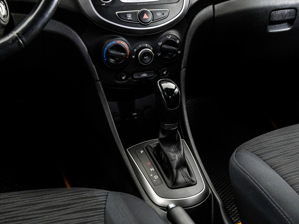 Hyundai Solaris I Рестайлинг, 2014 Фото №10