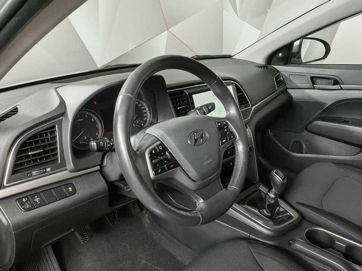 Hyundai Elantra, 2018 Фото №13