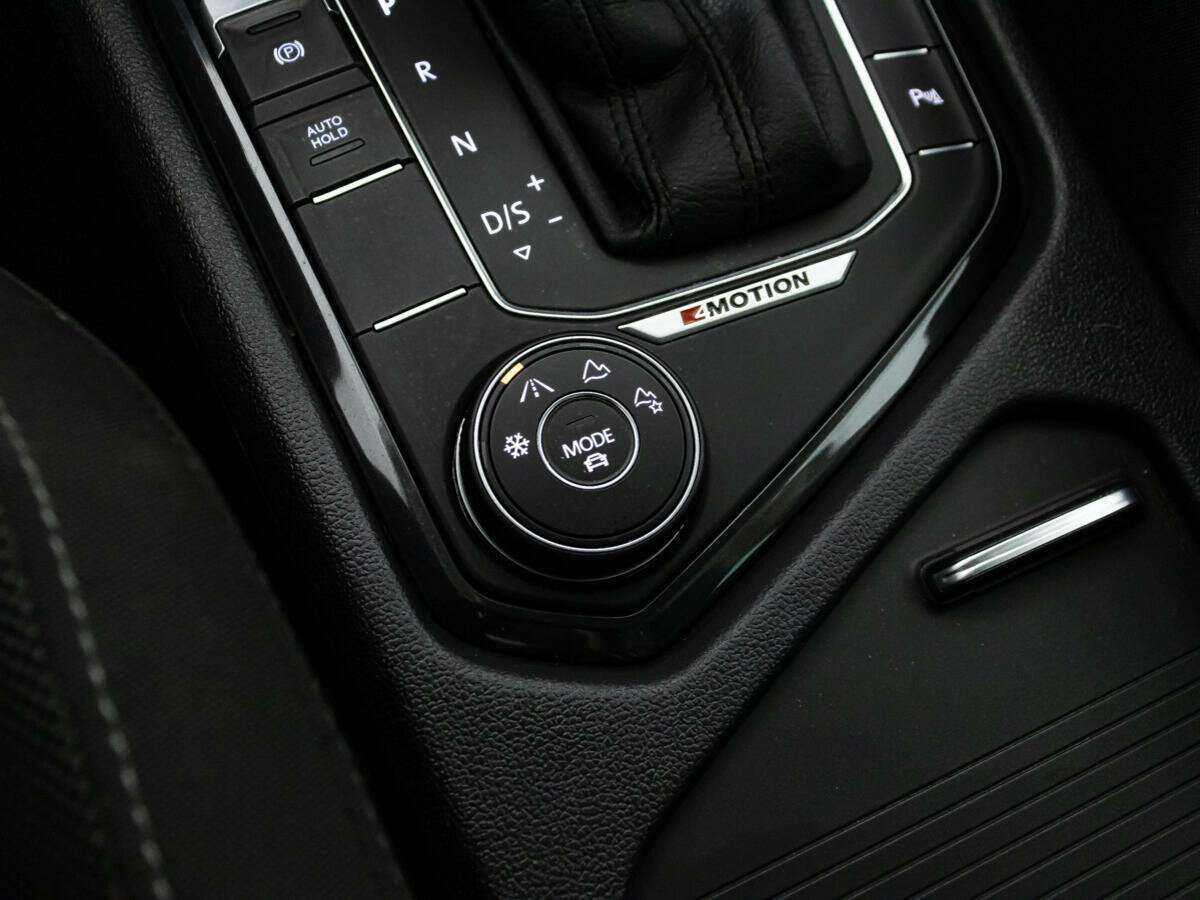 Volkswagen Tiguan, 2018 Фото №18