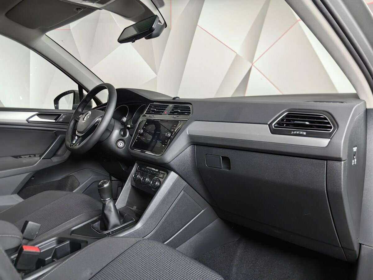 Volkswagen Tiguan, 2020 Фото №13