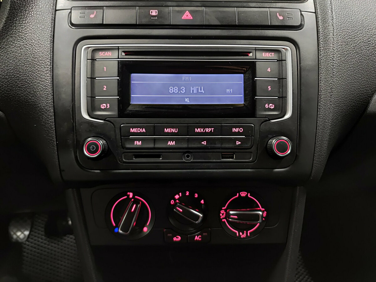 Volkswagen Polo V, 2014 Фото №15