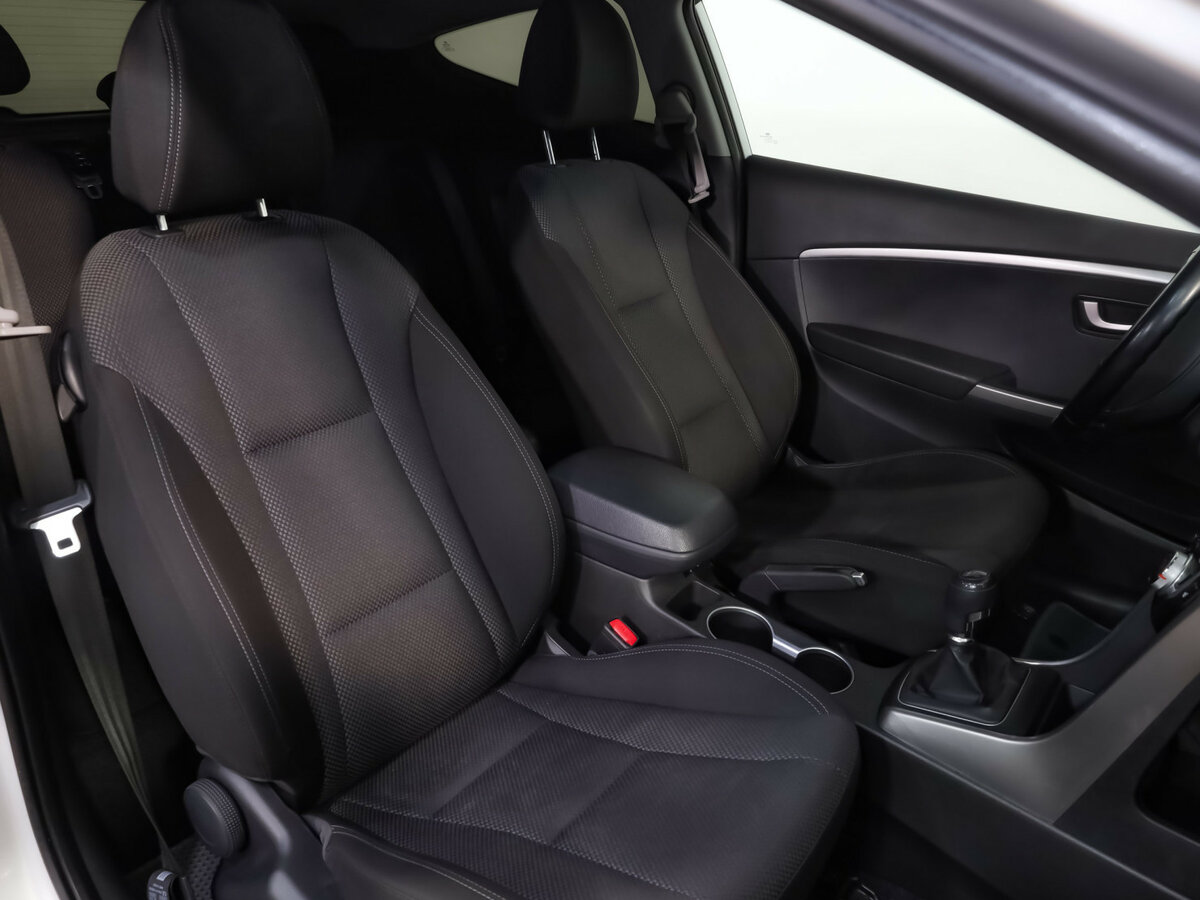 Hyundai i30 II, 2013 Фото №17