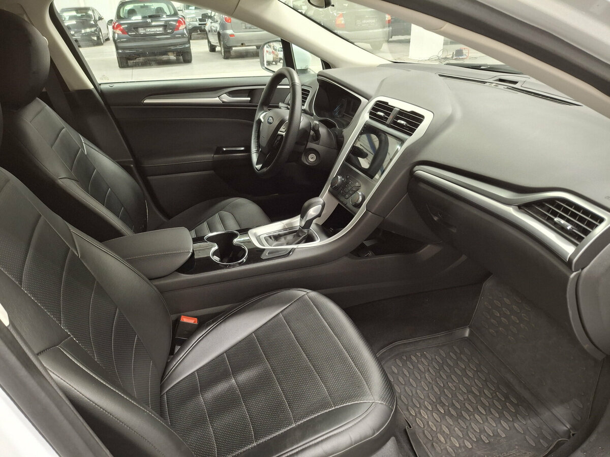 Ford Mondeo V, 2015 Фото №11