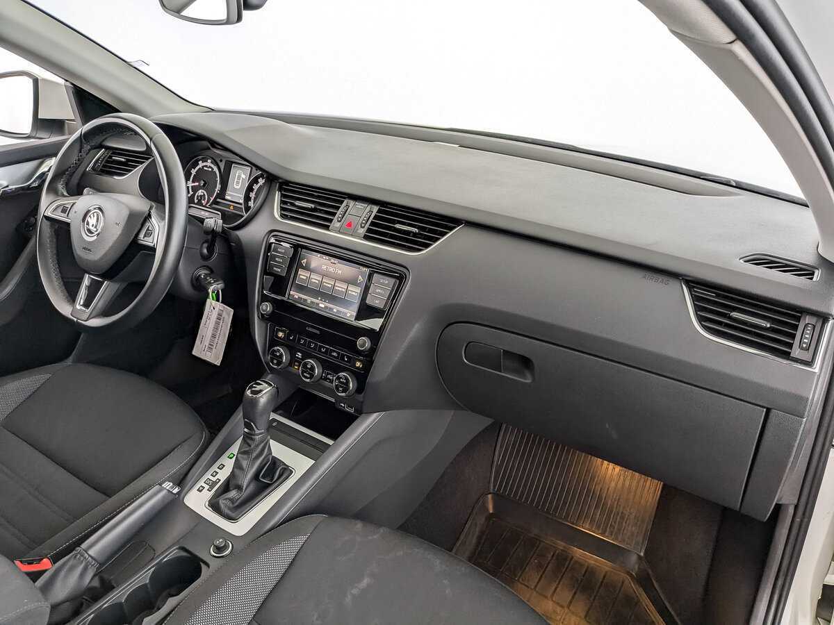 Skoda Octavia, 2018 Фото №11