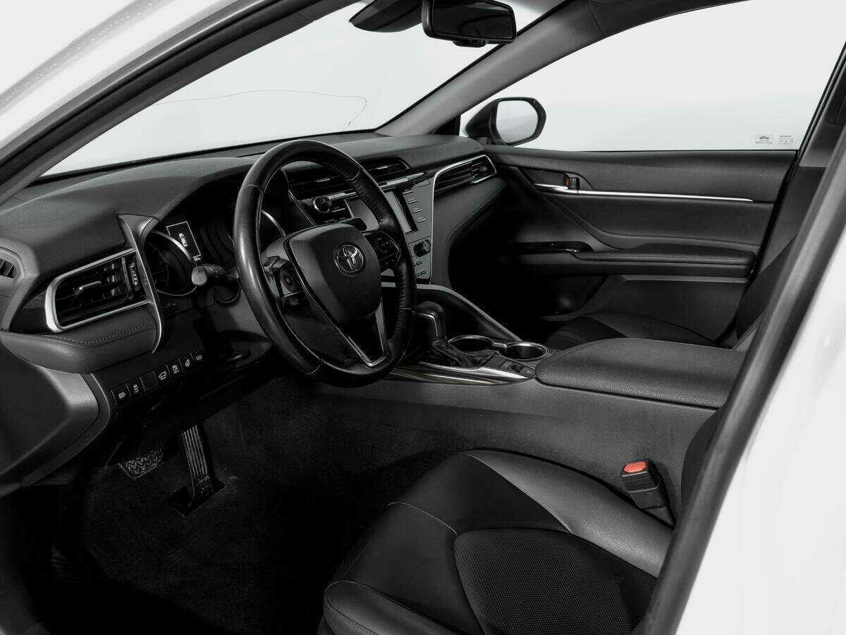 Toyota Camry, 2019 Фото №16