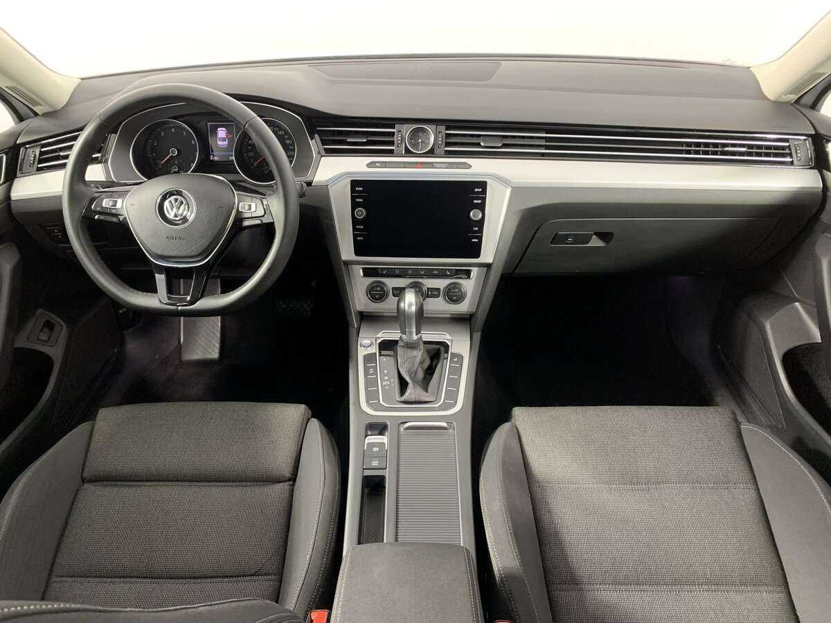 Volkswagen Passat, 2019 Фото №13
