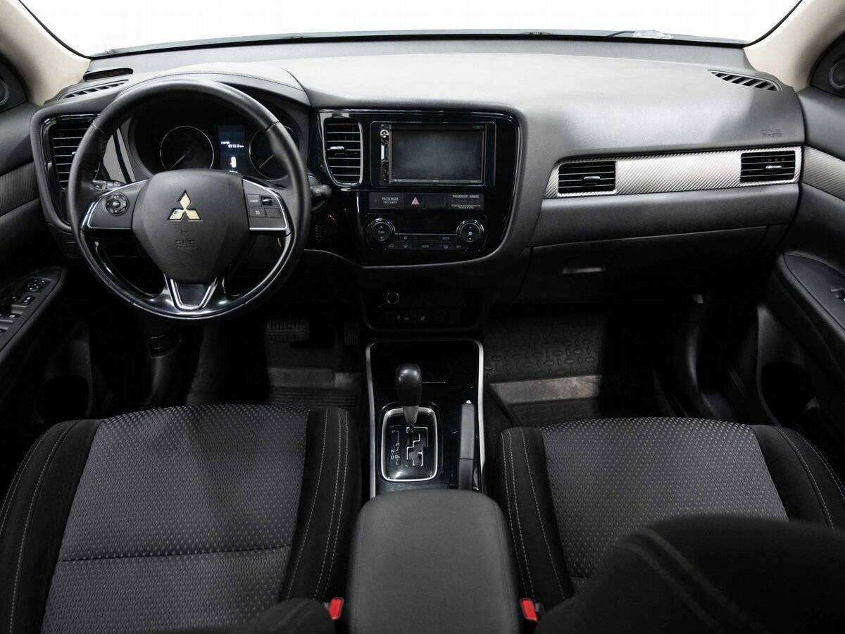 Mitsubishi Outlander, 2017 Фото №13