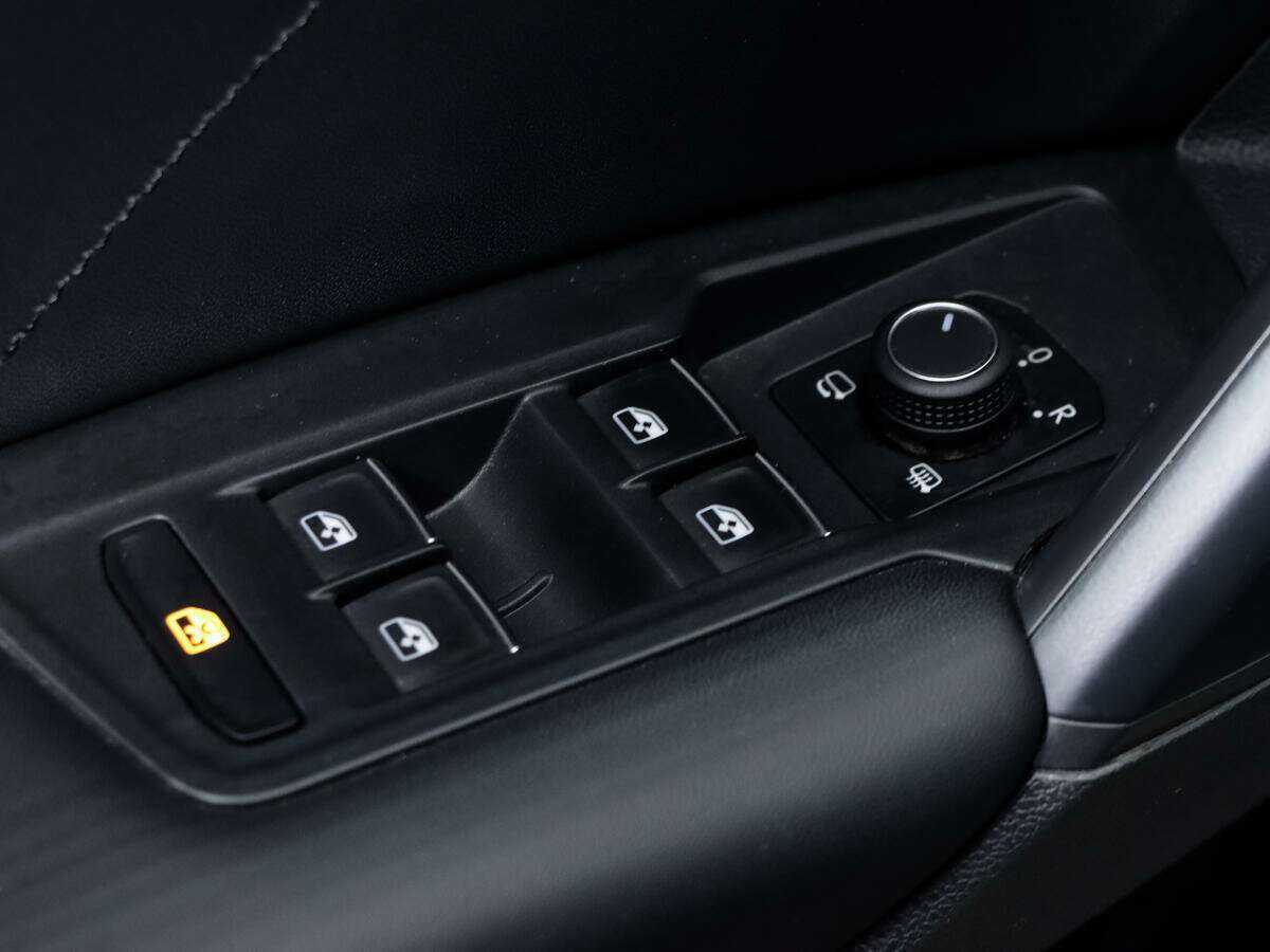 Volkswagen Tiguan, 2019 Фото №14