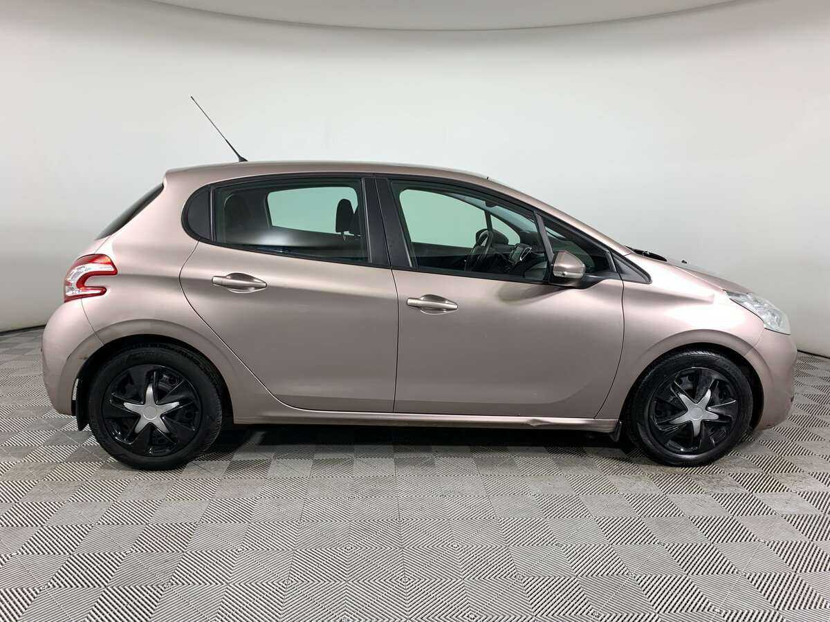 Peugeot 208, 2013 Фото №4