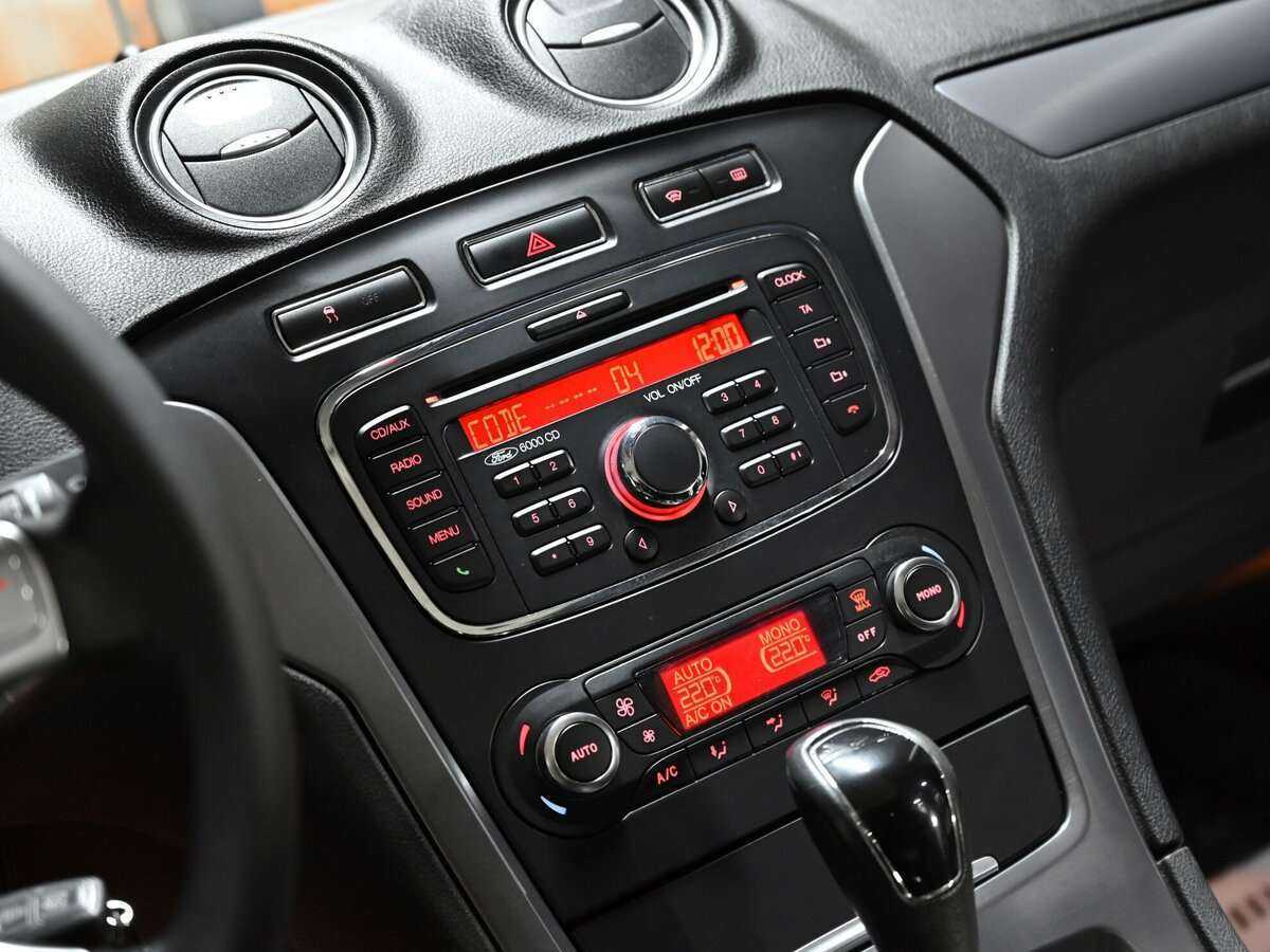 Ford Mondeo, 2012 Фото №8