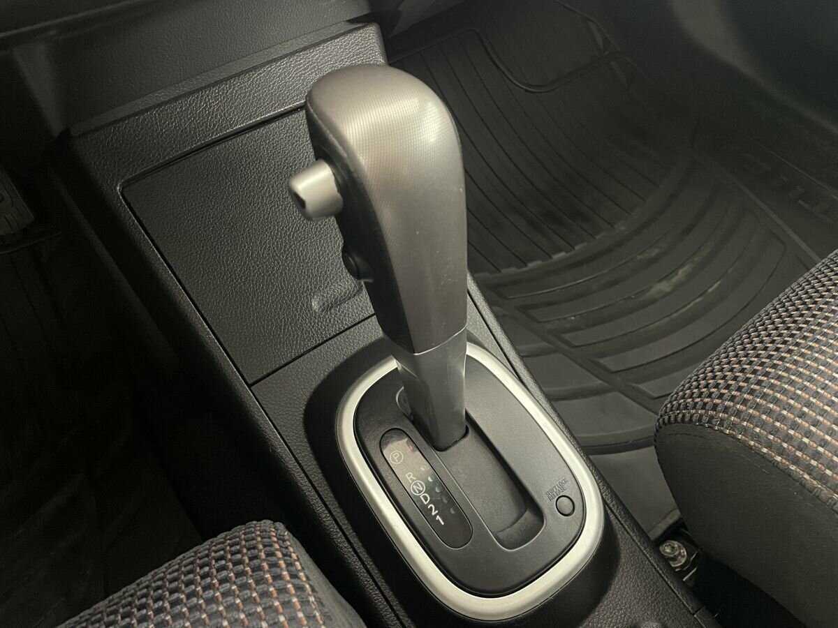 Nissan Tiida, 2013 Фото №13