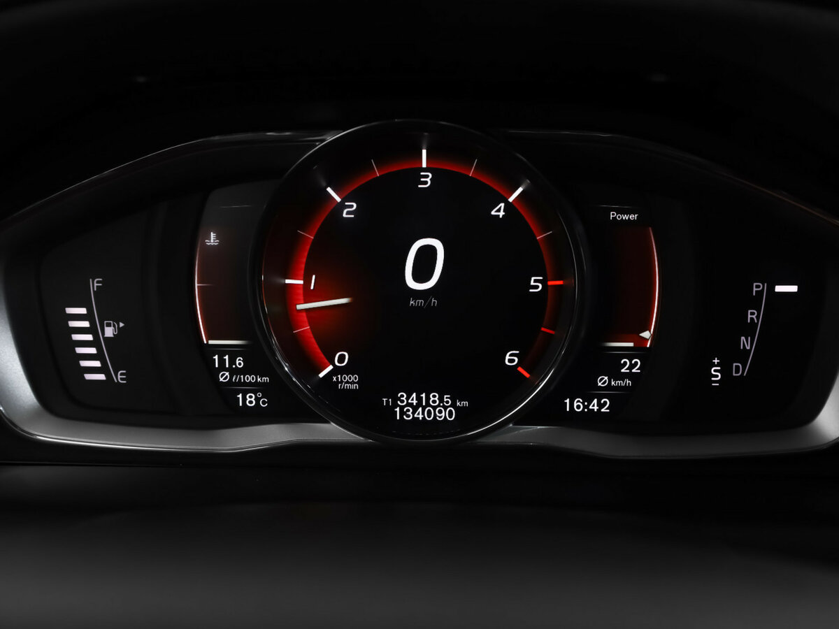 Volvo XC60 I Рестайлинг, 2017 Фото №11