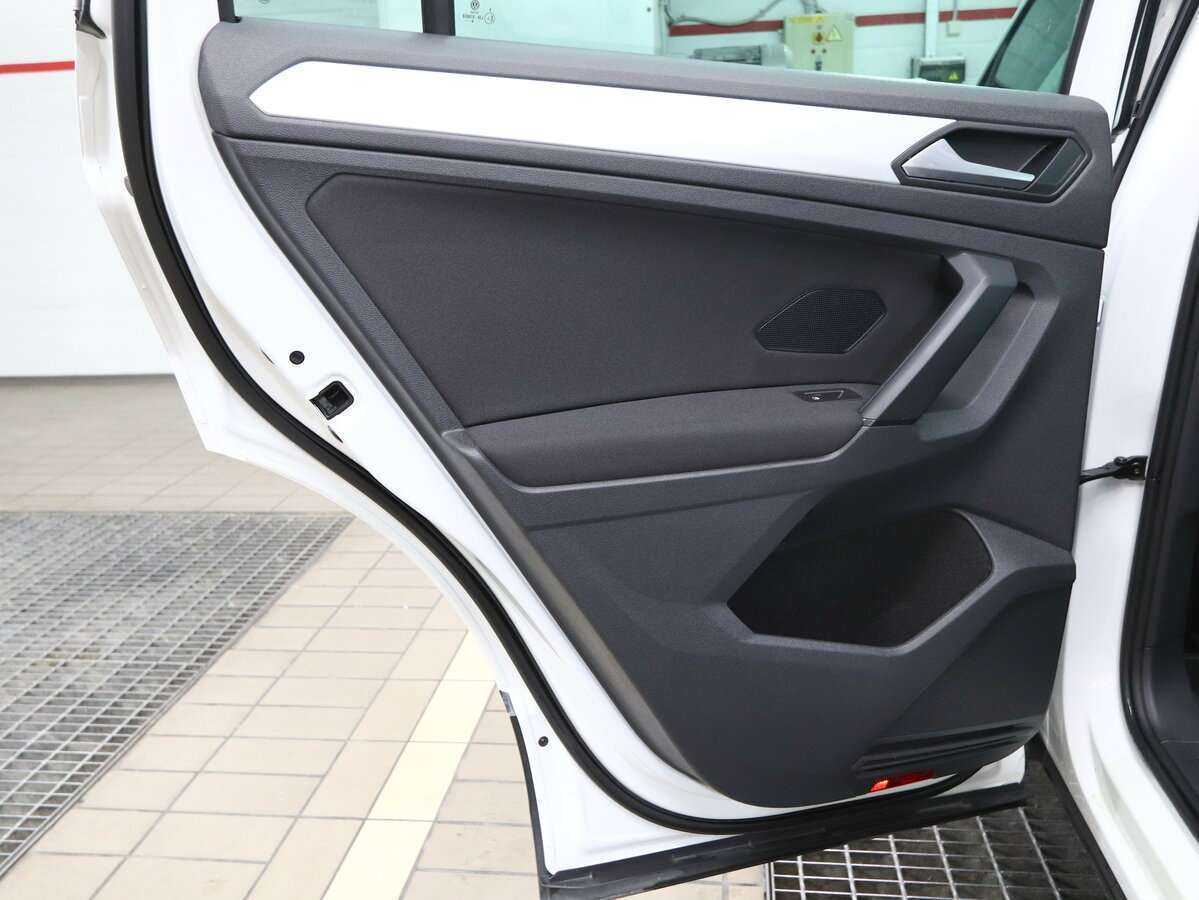 Volkswagen Tiguan, 2018 Фото №10