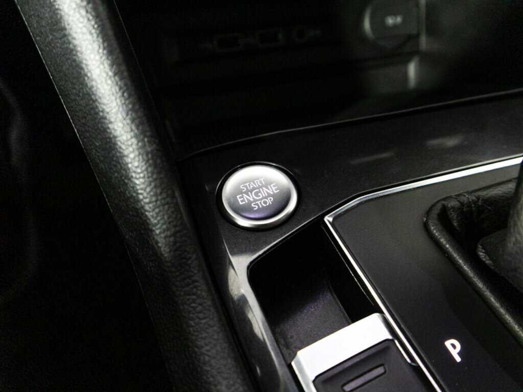 Volkswagen Tiguan, 2018 Фото №19