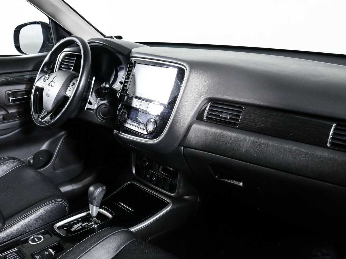 Mitsubishi Outlander, 2018 Фото №6