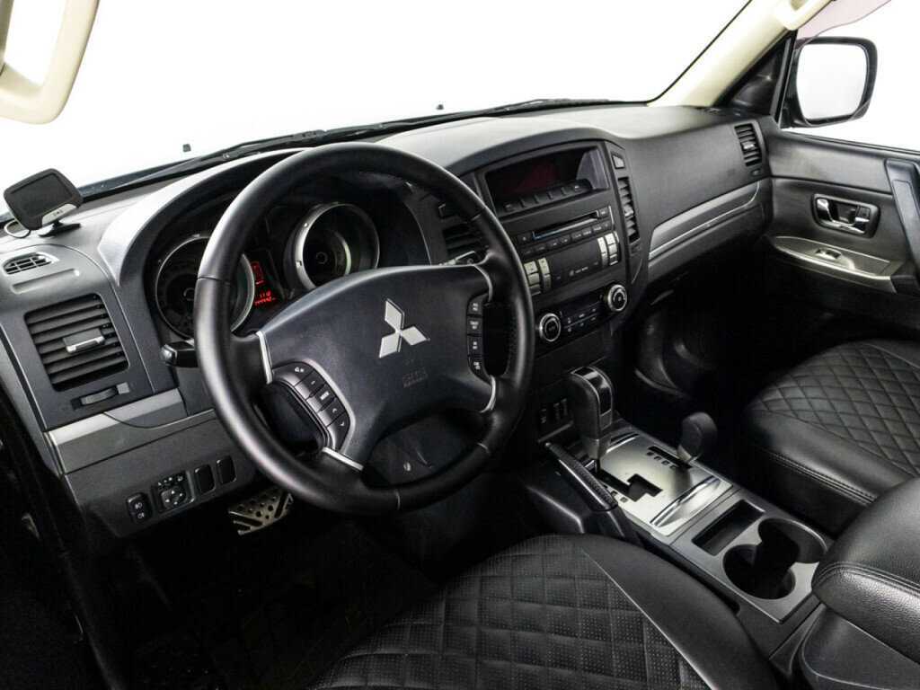 Mitsubishi Pajero, 2013 Фото №16