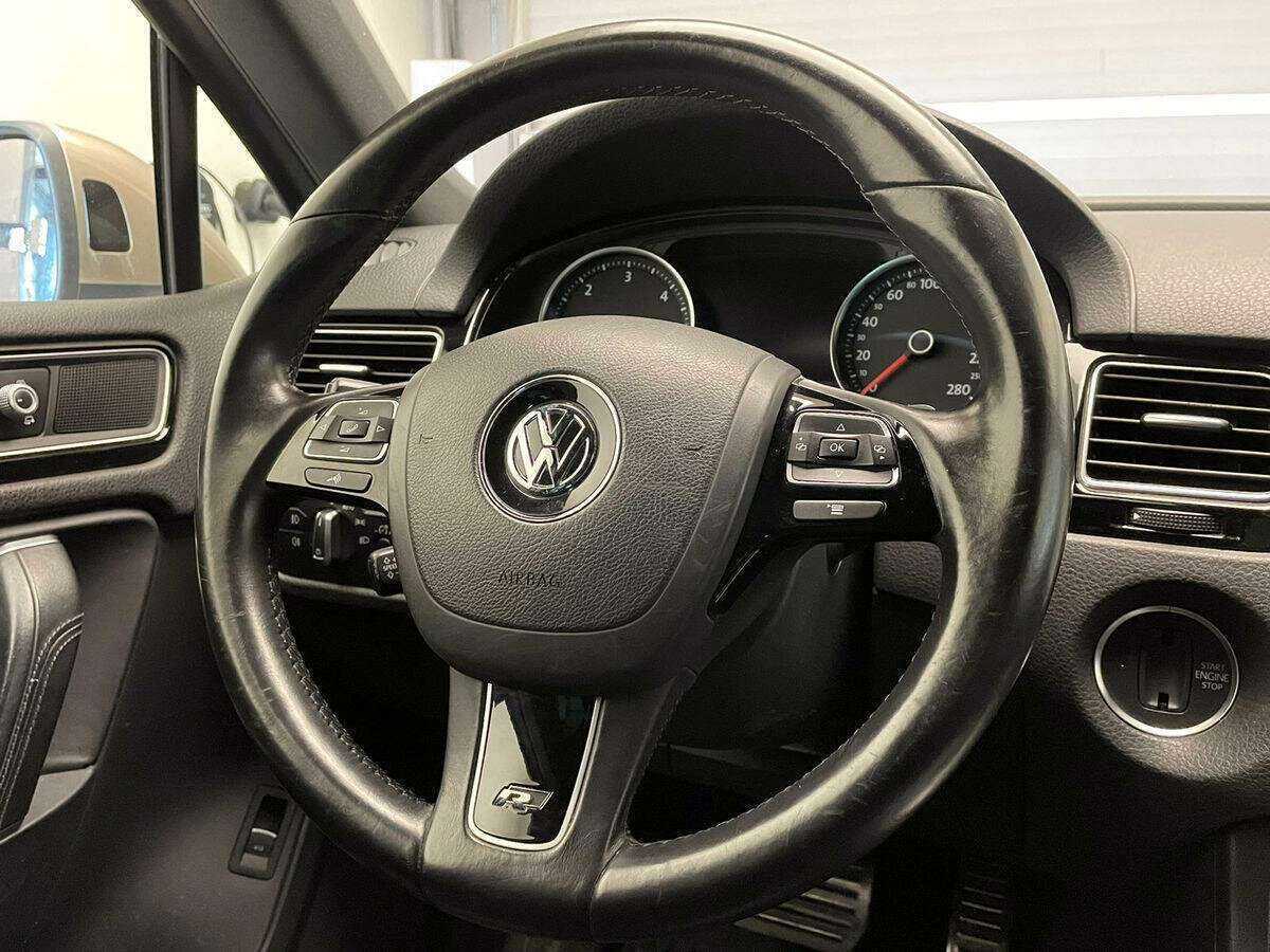 Volkswagen Touareg, 2015 Фото №13