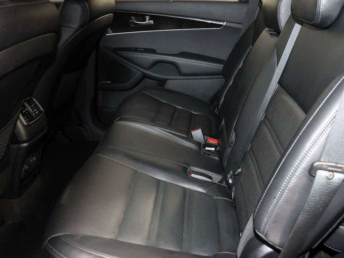 Kia Sorento, 2018 Фото №9