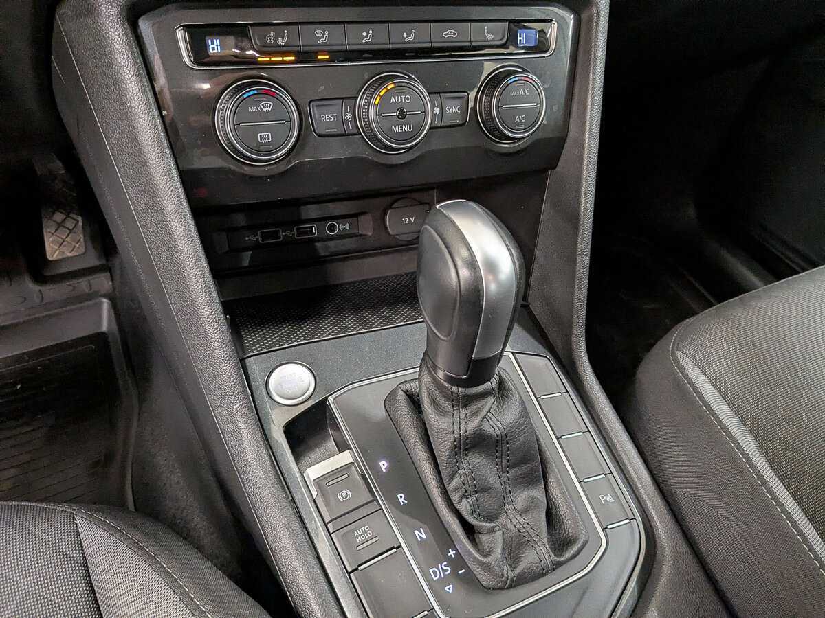 Volkswagen Tiguan, 2020 Фото №21