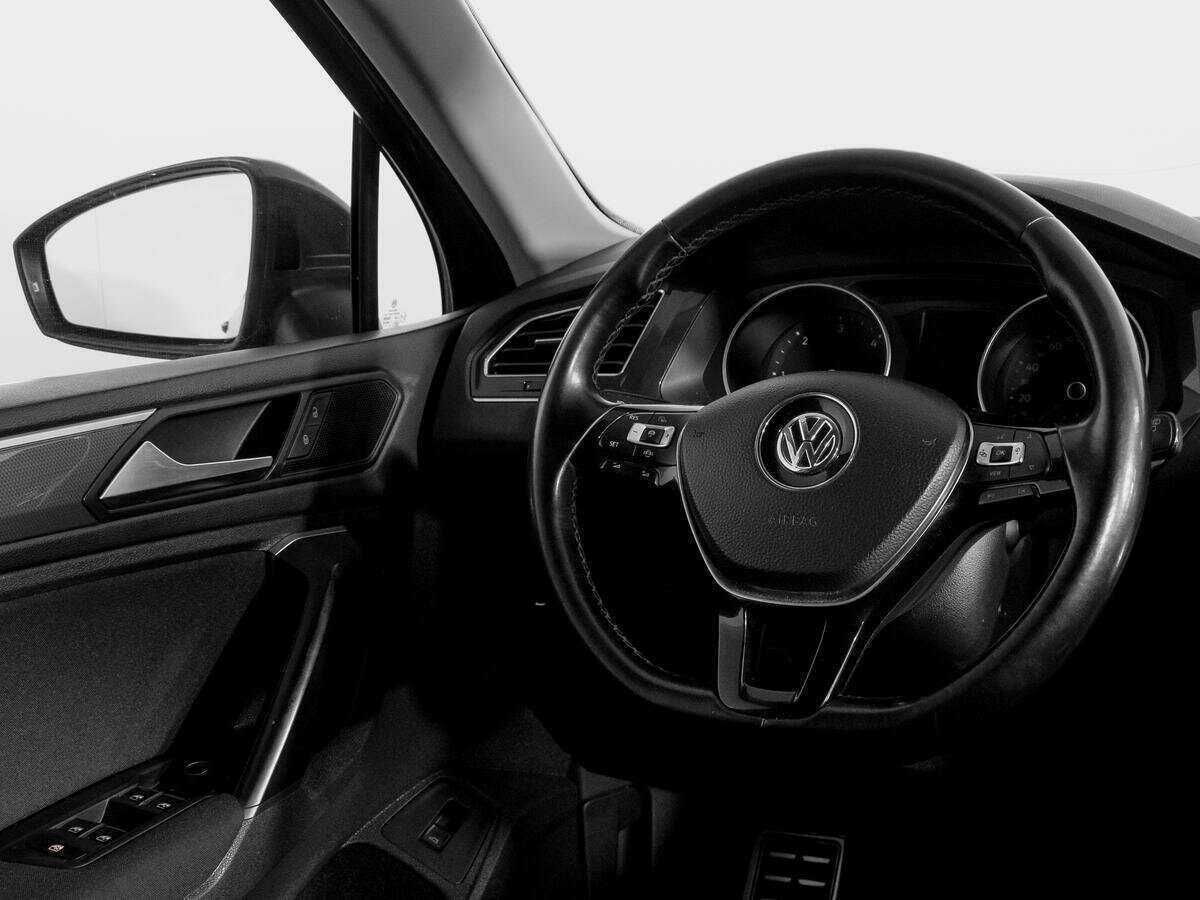 Volkswagen Tiguan, 2018 Фото №15