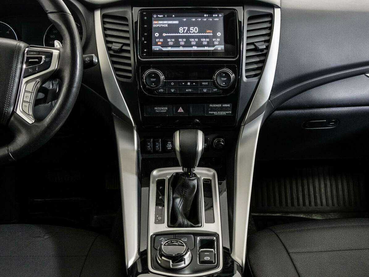 Mitsubishi Pajero Sport, 2017 Фото №13