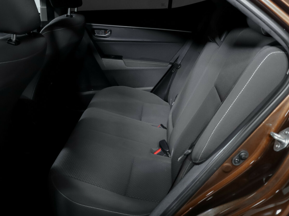 Toyota Corolla XI (E160, E170, E180) Рестайлинг 1, 2017 Фото №8