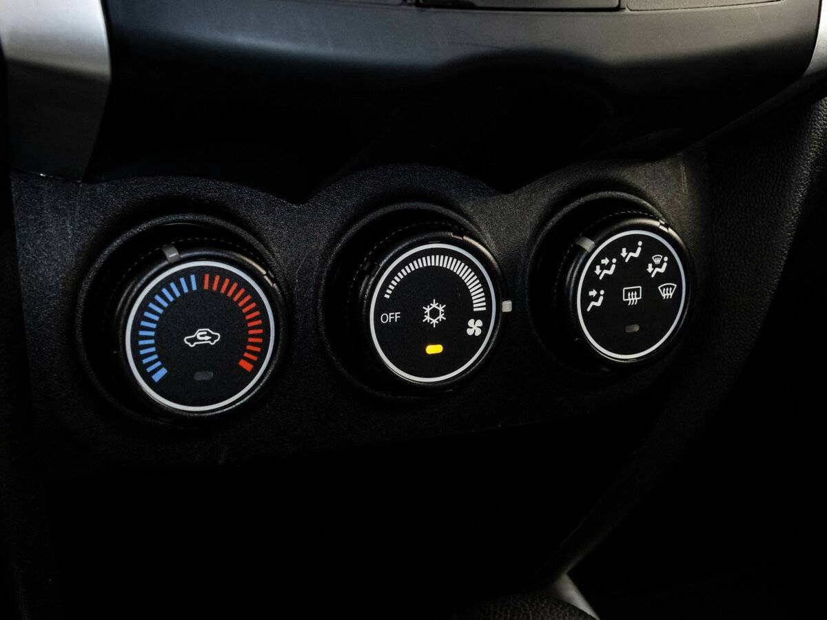 Mitsubishi ASX, 2012 Фото №11