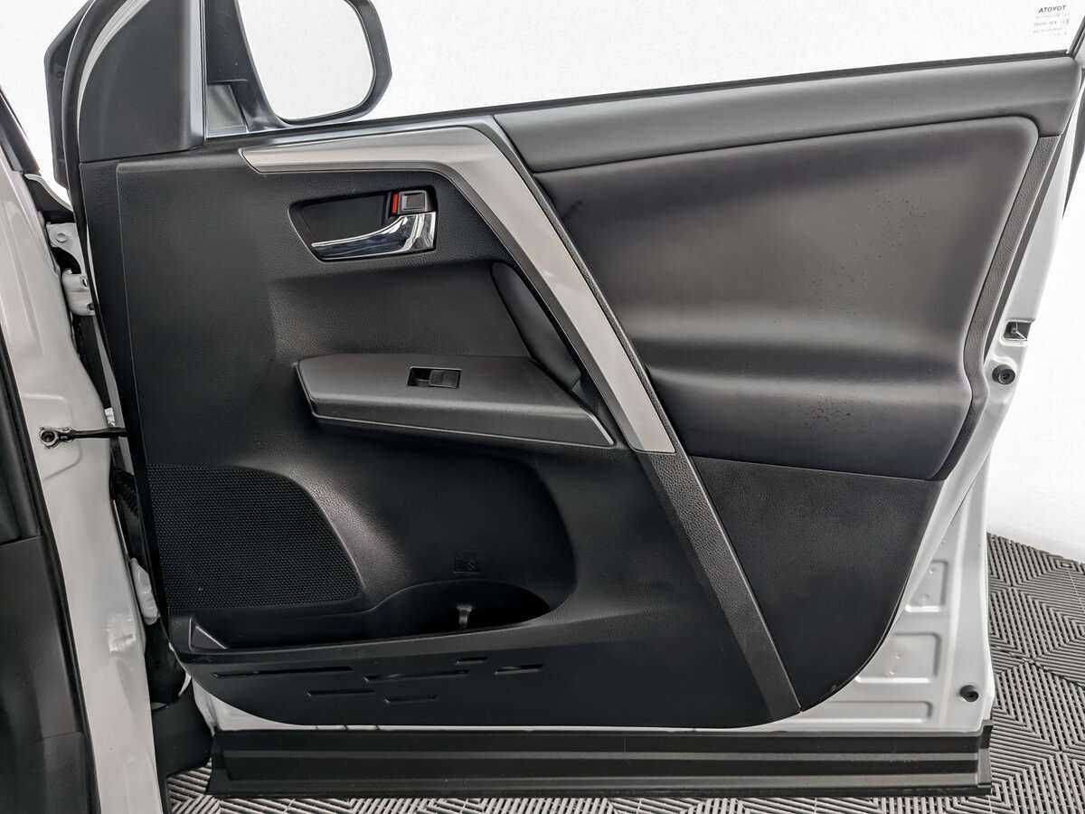 Toyota RAV4, 2019 Фото №20