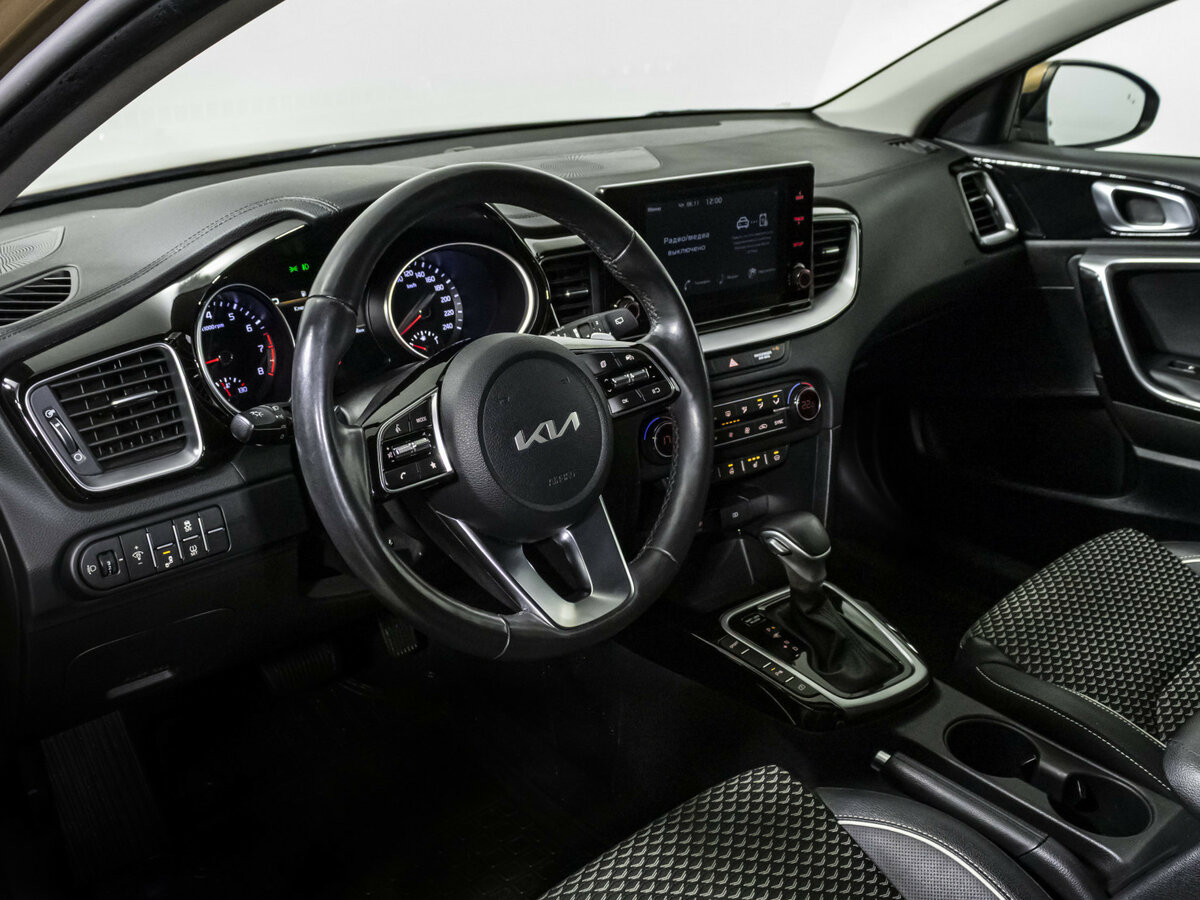 Kia Ceed III Рестайлинг, 2022 Фото №9