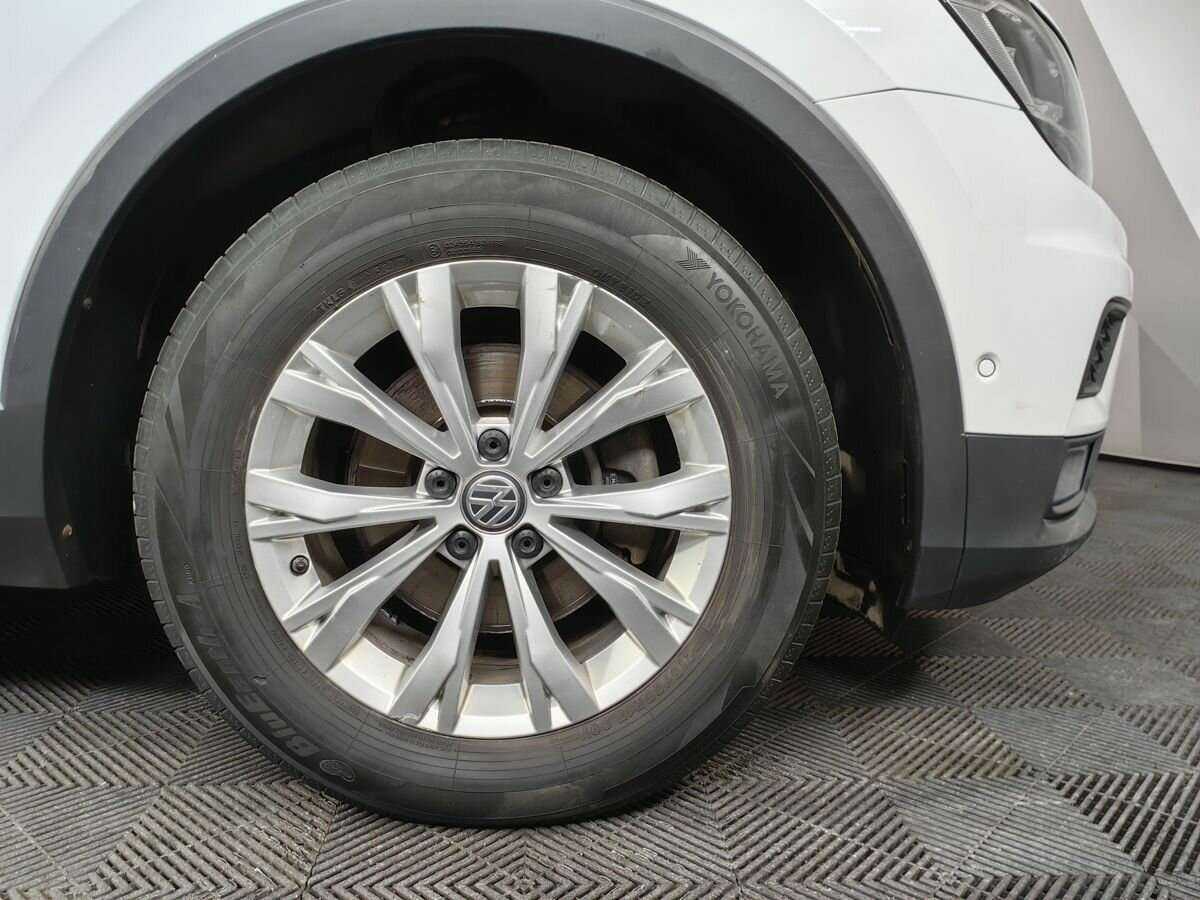 Volkswagen Tiguan, 2018 Фото №15