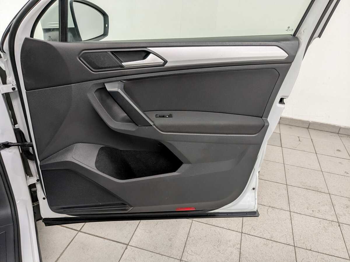 Volkswagen Tiguan, 2021 Фото №20