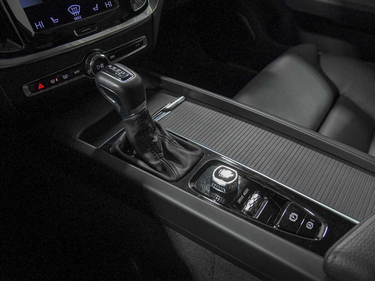 Volvo V60, 2020 Фото №11