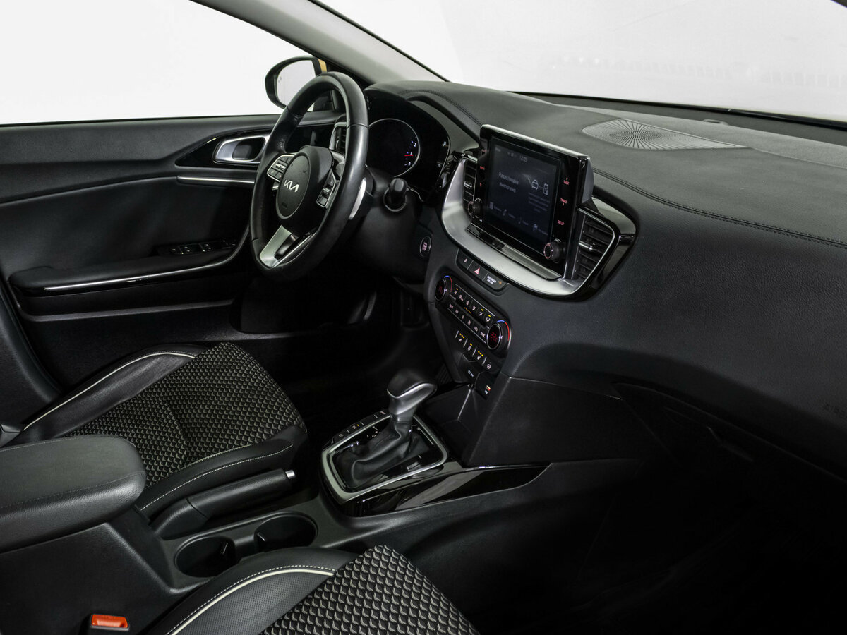 Kia Ceed III Рестайлинг, 2022 Фото №7