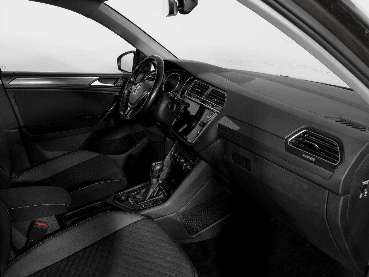 Volkswagen Tiguan, 2018 Фото №9