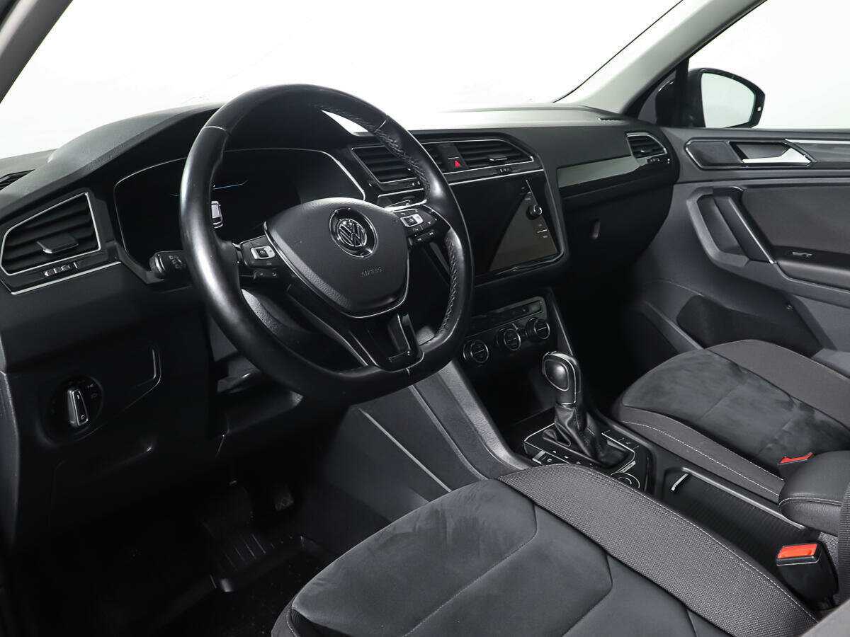Volkswagen Tiguan, 2018 Фото №13
