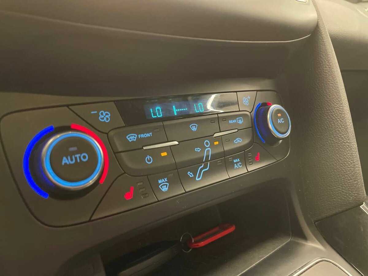 Ford Focus, 2019 Фото №12