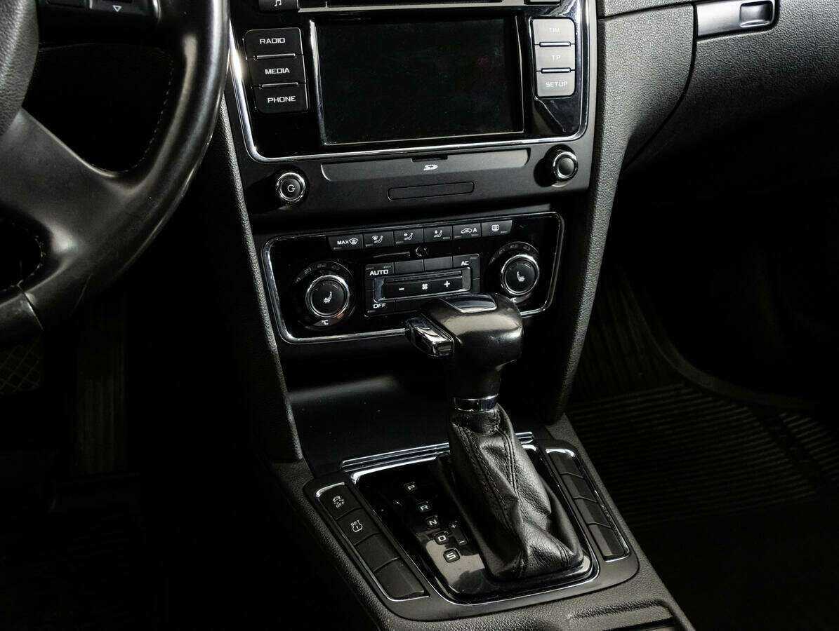 Skoda Superb, 2012 Фото №13