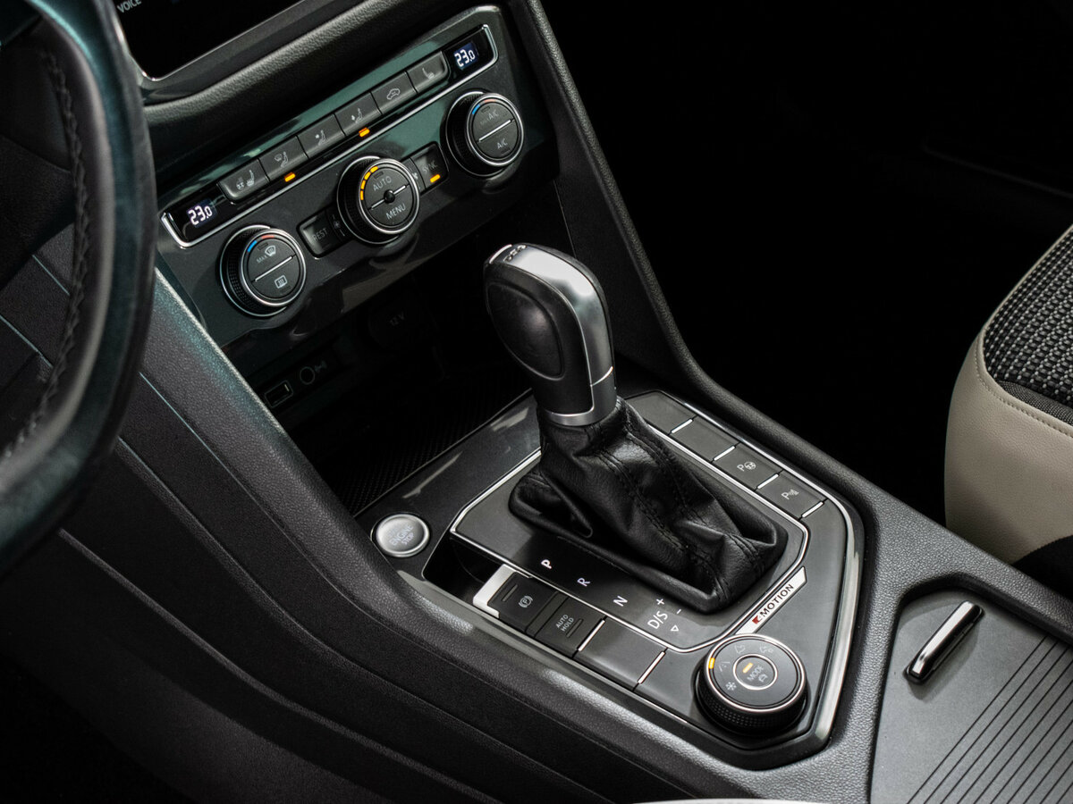 Volkswagen Tiguan II, 2019 Фото №15