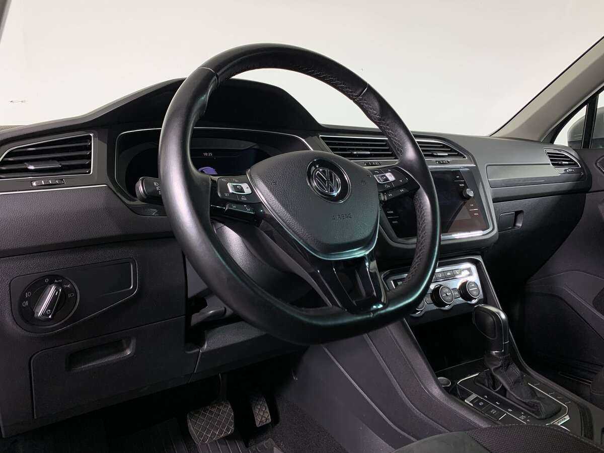 Volkswagen Tiguan, 2018 Фото №8