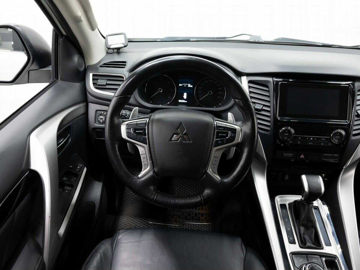 Mitsubishi Pajero Sport, 2017 Фото №14