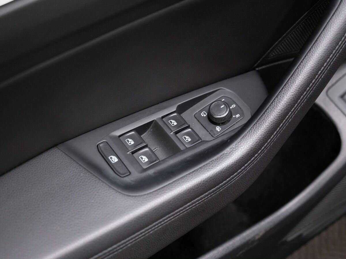 Volkswagen Passat, 2019 Фото №23